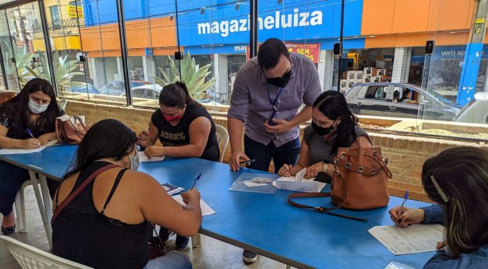 Saldo de emprego fecha positivo em 2020