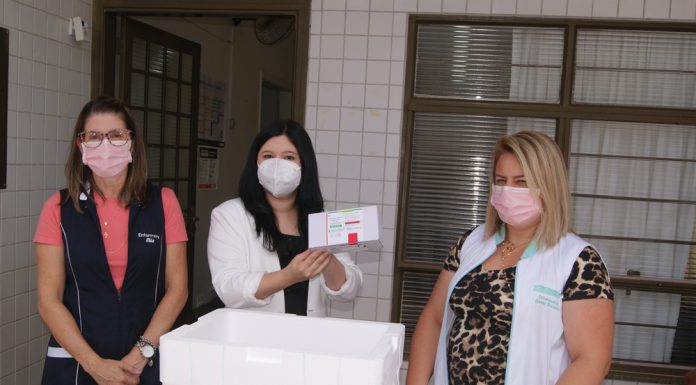 Tatuí recebe 1.270 doses da vacina da AstraZeneca contra coronavírus