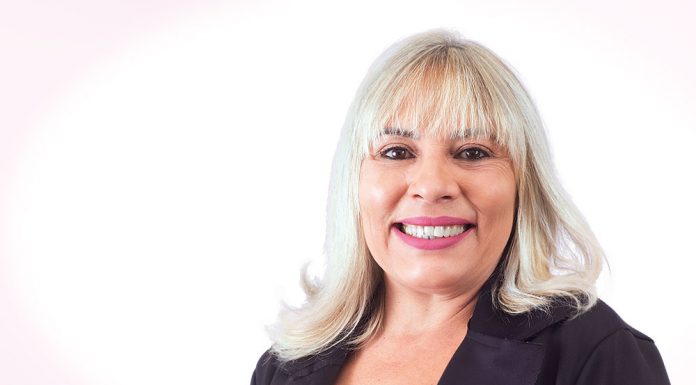 Débora Camargo objetiva projetos na área social e à saúde da mulher