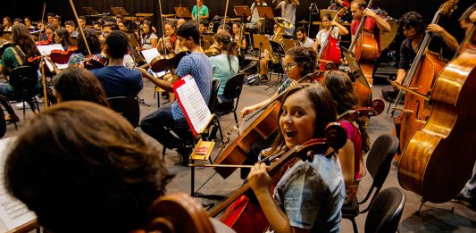 Conservatório abre vagas para bolsistas em música e teatro