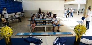 Pasta da Educação entrega 91 mil novas peças de uniformes