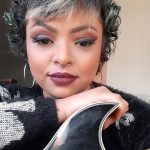 Cantora tatuiana participa de competição nacional pela TV