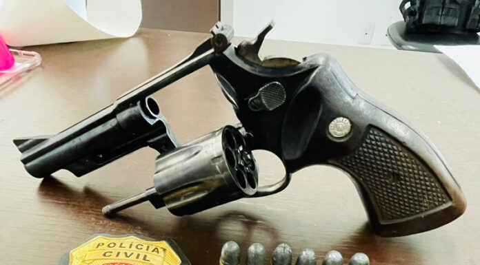 Duas pessoas são presas em ação da PC contra comércio ilegal de armas