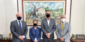 Em Brasília, prefeito intercede para municipalizar a estação ferroviária