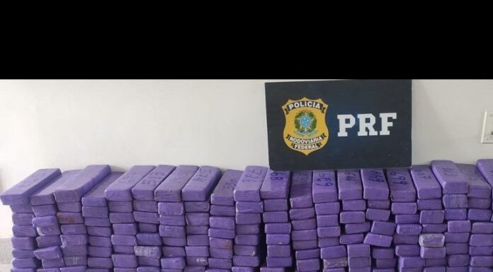 Carro com placas de Tatuí acaba recolhido com 145 kg de maconha