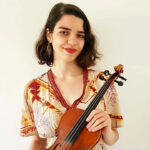 Biblioteca realiza recital de violino em homenagem ao Dia da Mulher