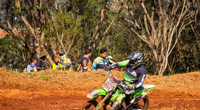 Mais de 5 mil pessoas veem tatuianos se destacarem em etapa local de motocross