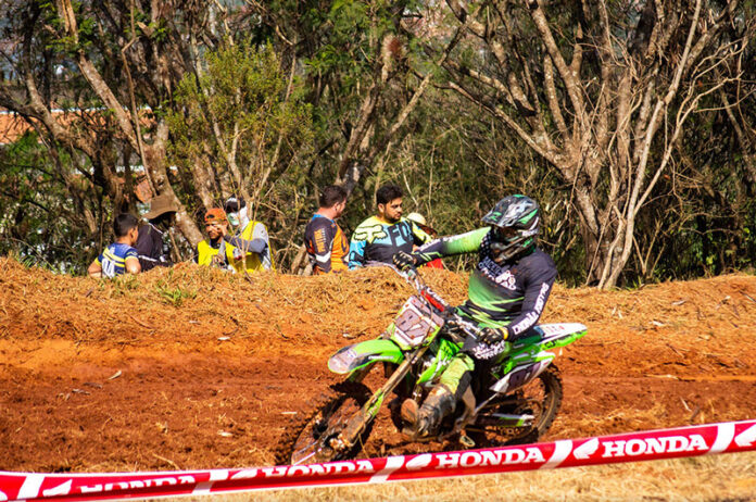 MotoCross em Louveira reúne mais de 5 mil pessoas