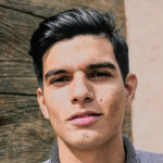 Paixão de adolescência leva jovem tatuiano a escrever livro de poemas