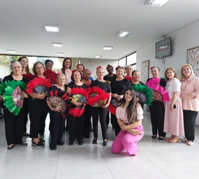 Dia da Beleza Feminina proporciona autoestima, música e homenagens a  mulheres varzinas - Prefeitura de Várzea Paulista