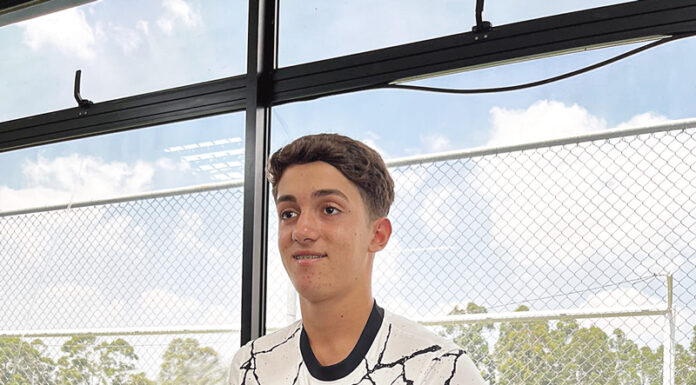 Jovem de Tatuí assina contrato e integra time sub-17 do Corinthians