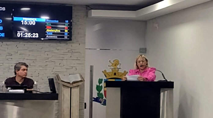 Vereadora Débora de Camargo renuncia mandato na Câmara Municipal de Tatuí