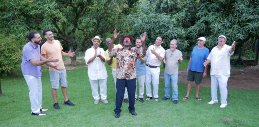 Alunos da escola “Prof. Deócles Vieira de Camargo” de Tatuí participam de show do grupo Kizumbamba