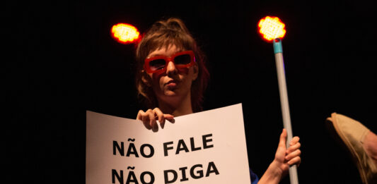 Espetáculo “Palavras S.A” é apresentado no CEU das Artes de Tatuí