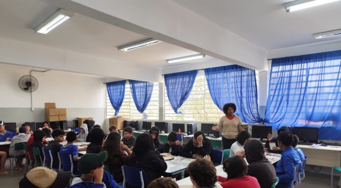 Oficina de Poesia “Vamos brincar de escrever?” acontece na Emef “Prof. Alan Alves de Araújo”