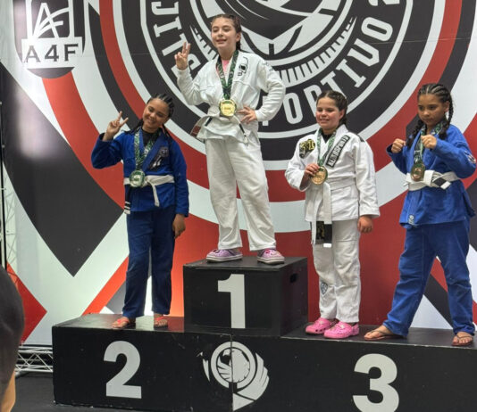 Lutadora tatuiana termina em 1º lugar Campeonato Mundial Kids de Jiu-Jítsu