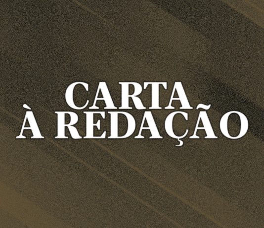 Charlotte: pelo baixo preta