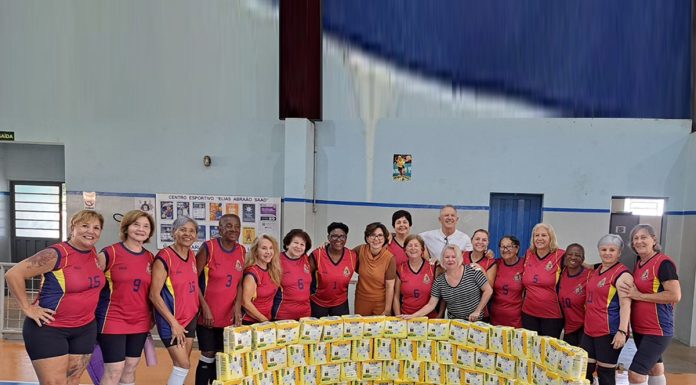 Equipe de vôlei adaptado de Tatuí íntegra amistoso e faz ação solidária