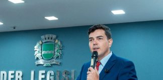 Oséias Rosa Júnior assume a prefeitura de Paranapanema