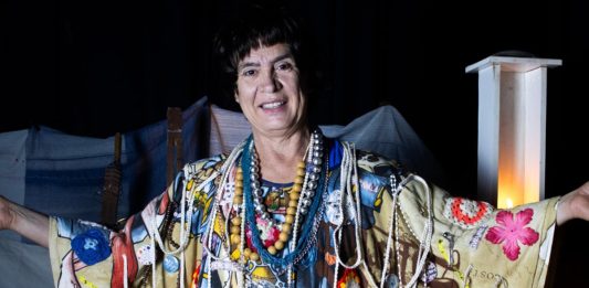 Peça “A Loucura que Ilumina” incentiva a “luta antimanicomial”