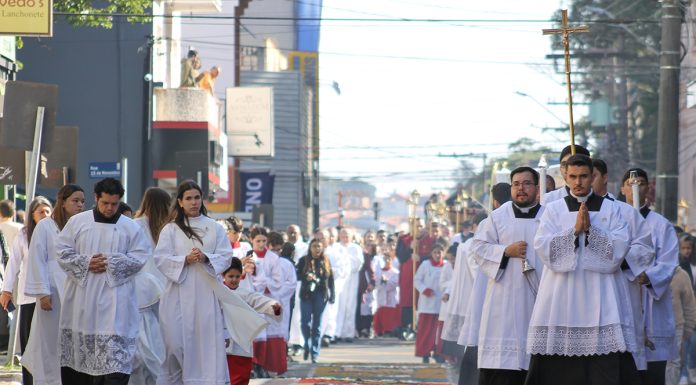 Tapete de Corpus Christi transforma ruas de Tatuí em cenário de fé e tradição