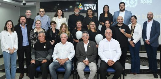 Apae de Tatuí é homenageada na Câmara por seus 50 anos de existência