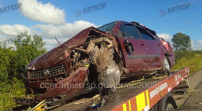 Quatro pessoas ficam feridas após carro cair em ribanceira em acidente em Tatuí