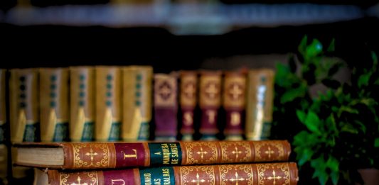 Biblioteca Municipal de Tatuí promove sarau literário nesta quinta-feira