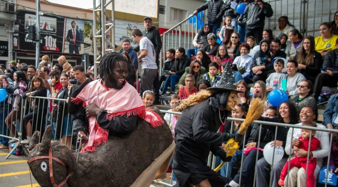 Mais de 15 mil pessoas acompanham o desfile histórico e cívico do bicentenário de Tatuí