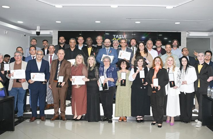 Câmara Municipal entrega medalha comemorativa “Tatuí 200 Anos” a entidades