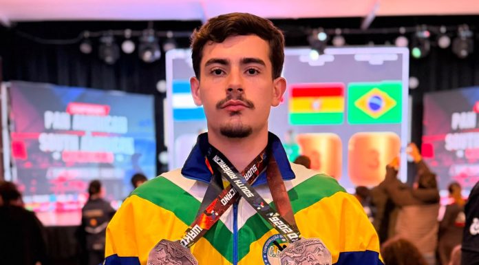 Jovem lutador tatuiano vence disputa sul-americana sub-17 de kickboxing