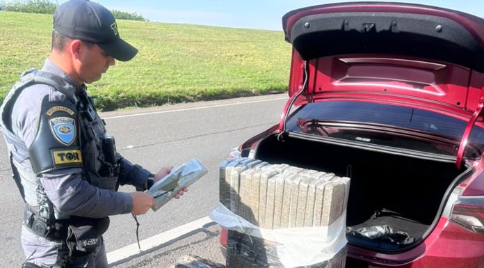 Polícia Militar prende homem por tráfico de drogas