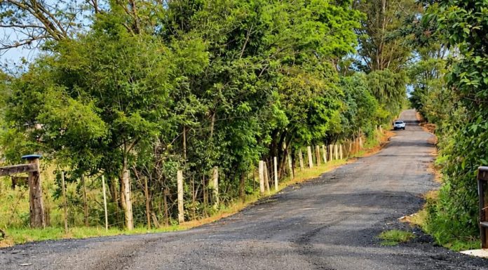 Prefeitura aplica fresa asfáltica em estradas de 2 bairros da área rural de Tatuí
