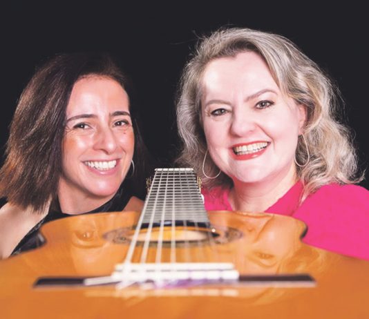Duo de violões destaca trajetórias femininas na música