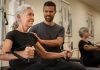 Exercício depois dos 50: 6 cuidados para desafiar o corpo sem colocar o coração em risco