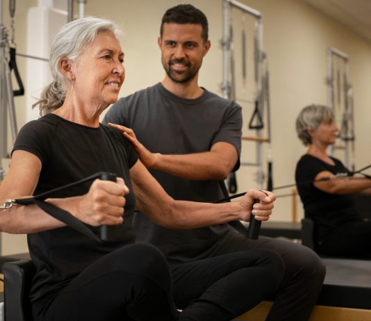 Exercício depois dos 50: 6 cuidados para desafiar o corpo sem colocar o coração em risco