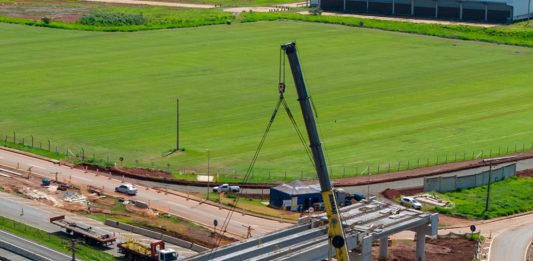 Novo viaduto em Tatuí atinge 36% de avanço com o içamento de vigas